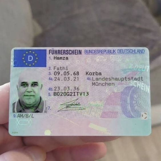 Wo man echte oder gefälschte Führerscheine kaufen kann